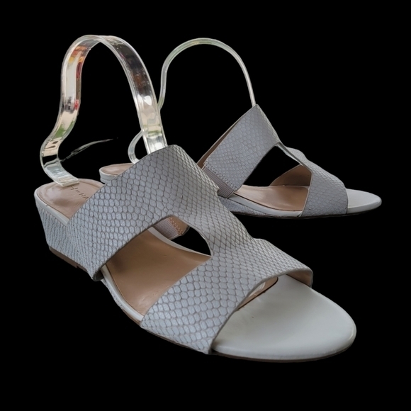 H by Halston Regan Snakeskin Embossed Sandals Greyish White Size 10 - Picture 8 of 13